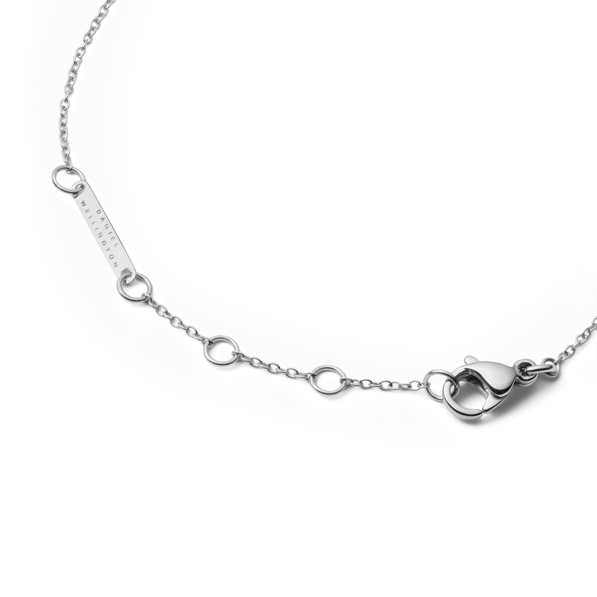 Adjustable lobster clasp of the Audrey Bracelet Mother of Pearl Silver made of stainless steel with fine links and a branded tag.