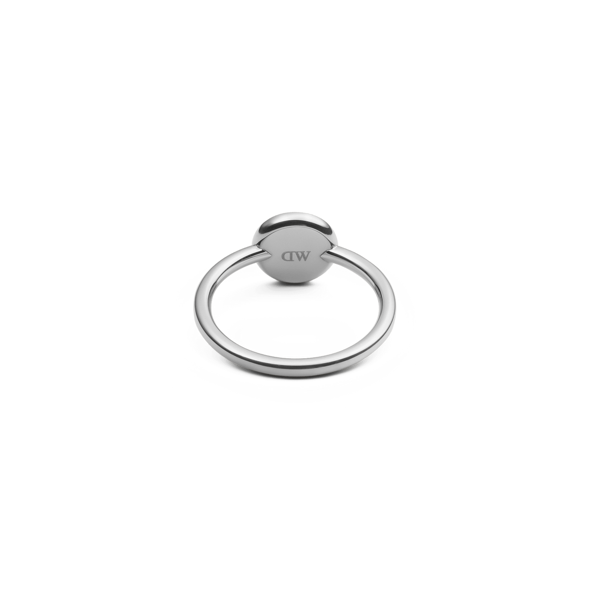 Rear view of the Audrey ring in silver with the Daniel Wellington logo engraved on the inside of the band.