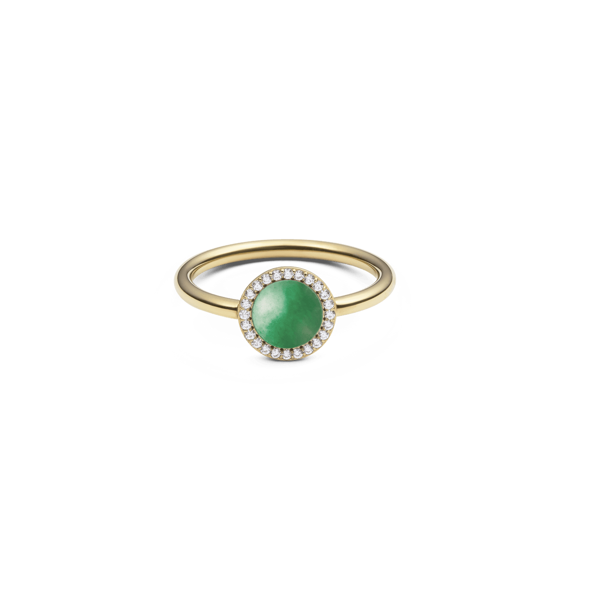 Anello Audrey in acciaio inossidabile placcato oro, impreziosito da una giada verde centrale contornata da cristalli bianchi in zirconia cubica. Fotografia su sfondo bianco neutro.