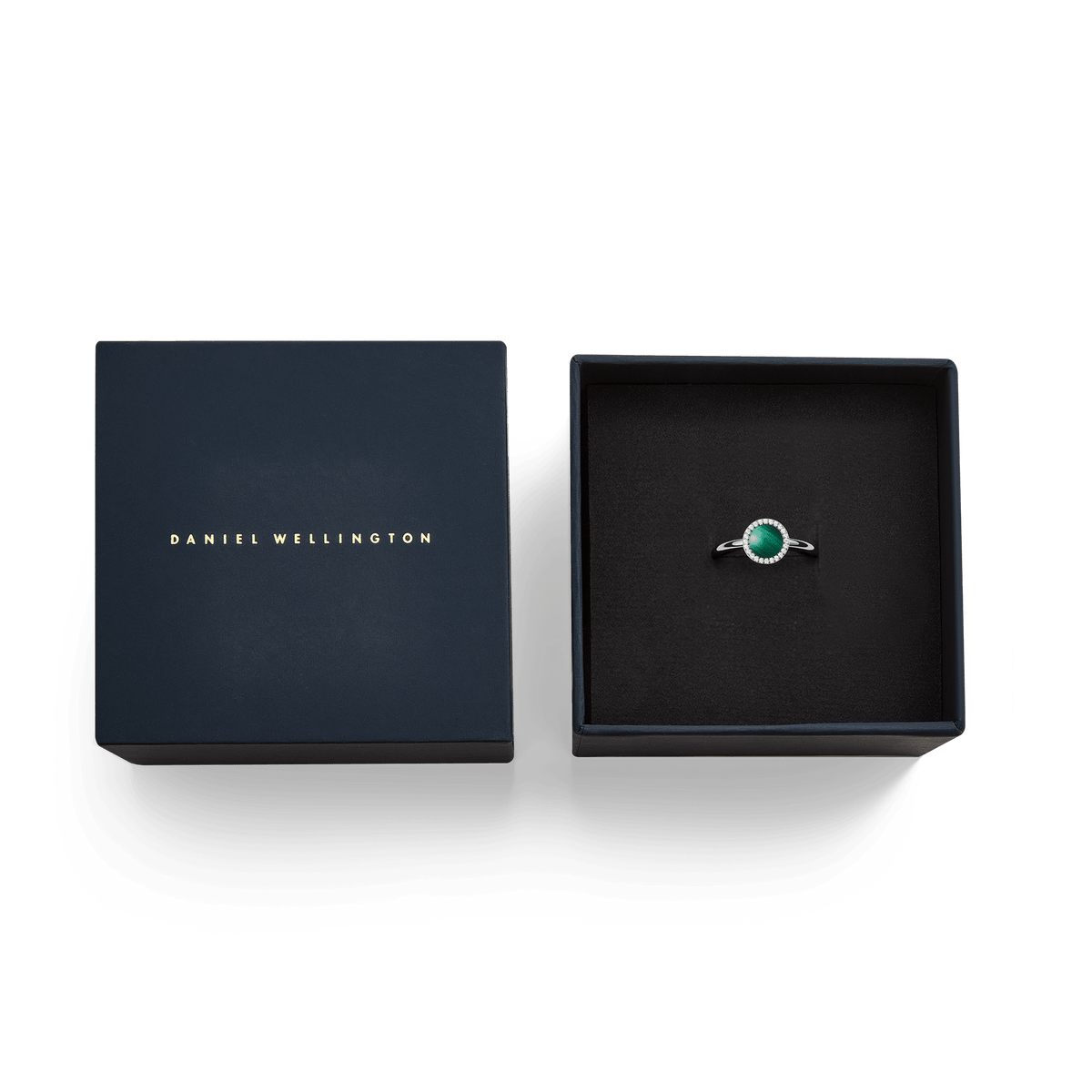 Audrey Ring Malachite Silver with green malachite and crystals in an elegant Daniel Wellington gift box.