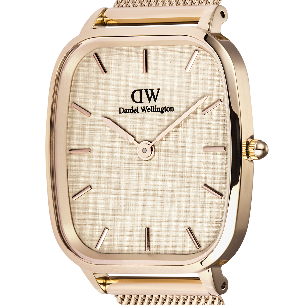 Dettaglio ravvicinato del quadrante **Marlon Melrose Linen**, caratterizzato da una texture che riproduce fedelmente la trama del lino. Il design include indici applicati in oro rosa e lancette sottili, abbinati a una cassa a cuscino.