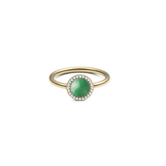 Elegant gold ring with a round green jade stone in the centre, surrounded by a delicate row of white zirconia crystals.