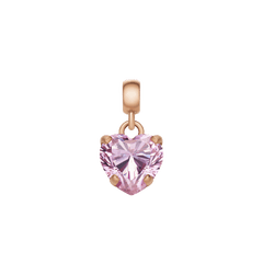 Charm de corazón rosa en oro rosa con circonita en forma de corazón engastada en garra, sobre fondo blanco