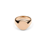 Classic signet ring made of polished stainless steel with a PVD-coated rose gold finish and a large, flat front.