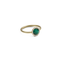 Elegant gold ring with a round green malachite at the centre and a delicate border of white zirconia crystals on a slender band.