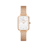 Rectangular ladies' watch in rose gold with a white mother-of-pearl dial, sparkling crystal indices and a finely textured pressed piano link bracelet.